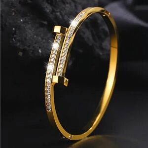 Vintage style gold plated stainless steel bracelet with asymmetric